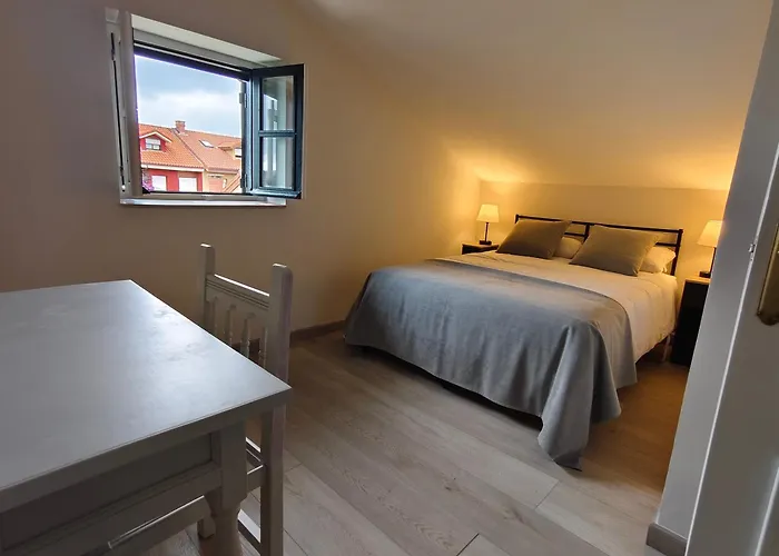 Turisticos El Puerto De * Comillas